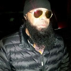 Meet your Posher, Carlos